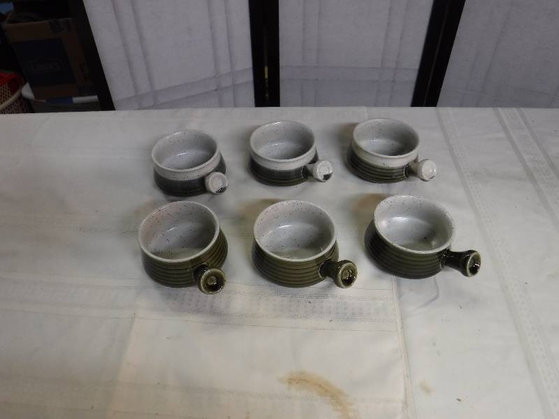 lot 8269 image: Stoneware soup mugs