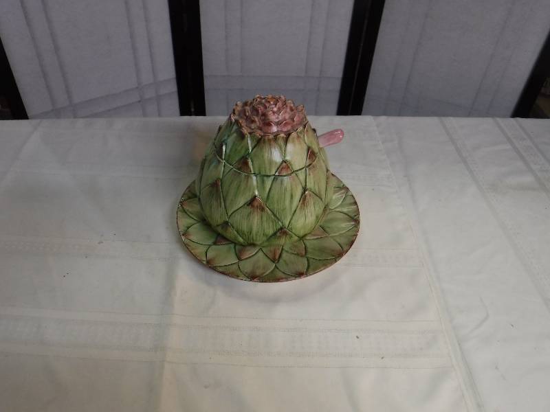 lot 8273 image: Made in Italy artichoke jelly holder or sugar dish