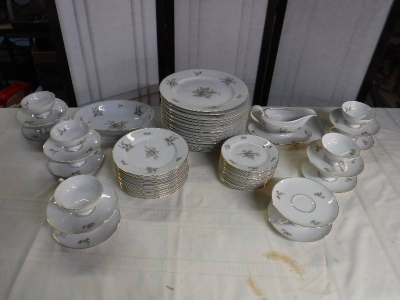 lot 8293 image: 63 pieces of Continental China Colonial rose pattern dishes- includes gravy boat