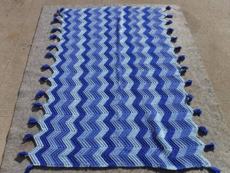 lot 8321 image: Shades of blue crocheted afghan throw blanket