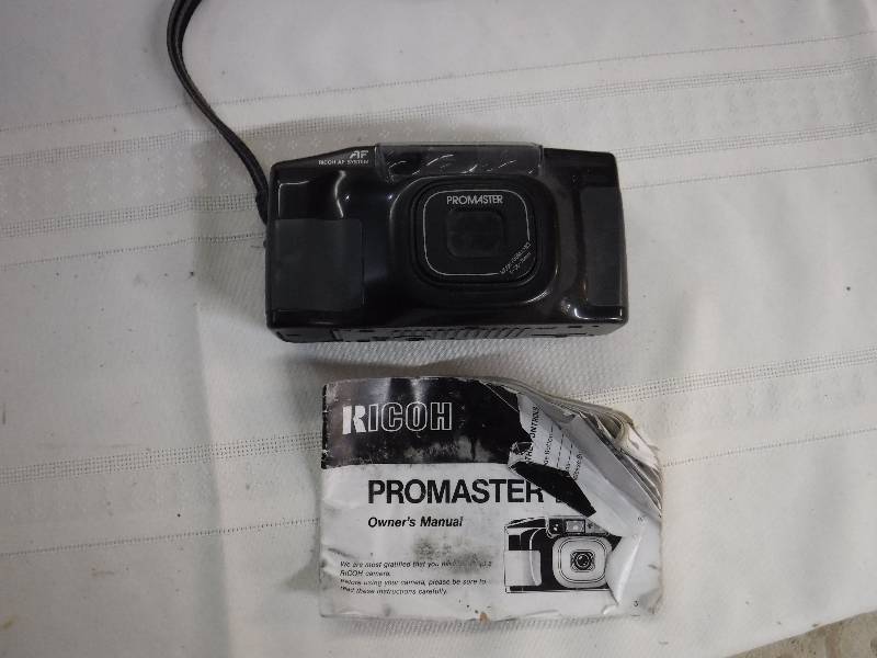 lot 8326 image: Promaster camera