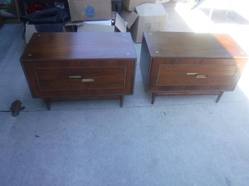 lot 2806 image: pair of very nice  American of Martinsville low chest of drawers- excellent craftsmanship