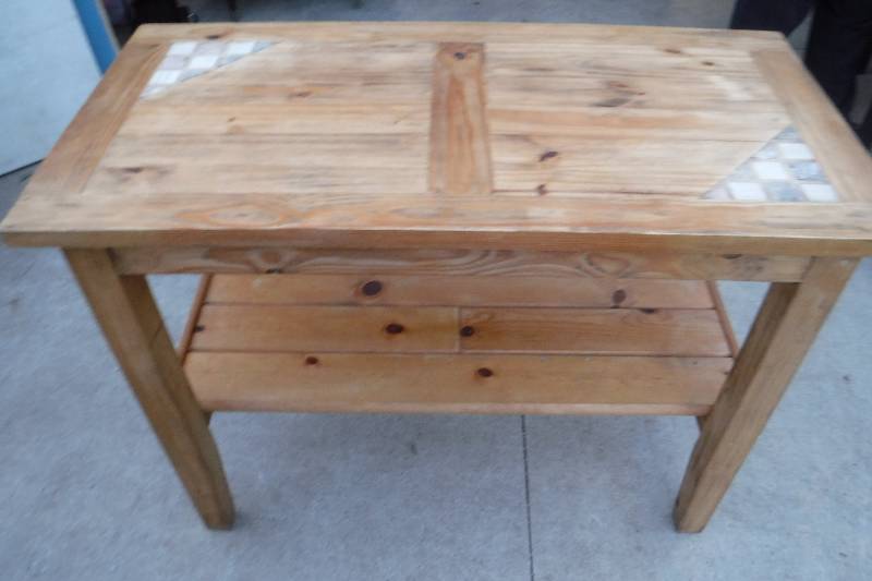 lot 2815 image: Pine hall table with inlay-ed tile and built in shelf