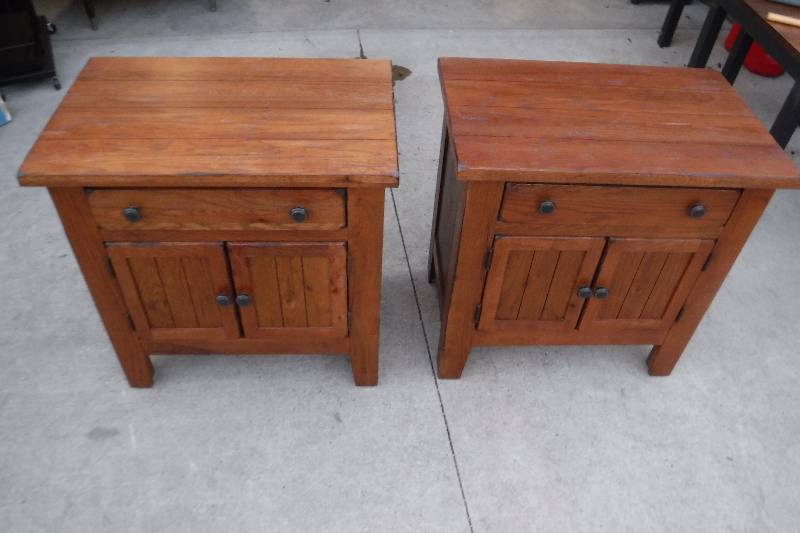 lot 2816 image: pair of Attic Heirlooms brand end tables with drawers and doors