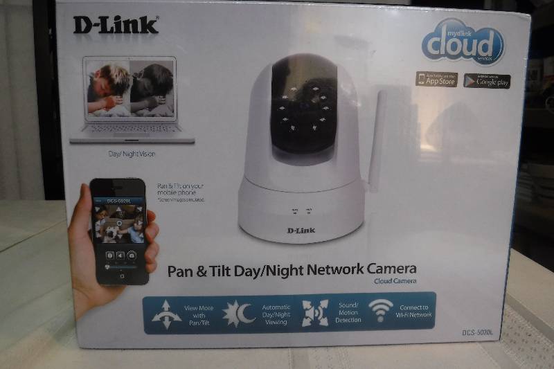 lot 4950 image: New D Link night and day tilt and pan security camera