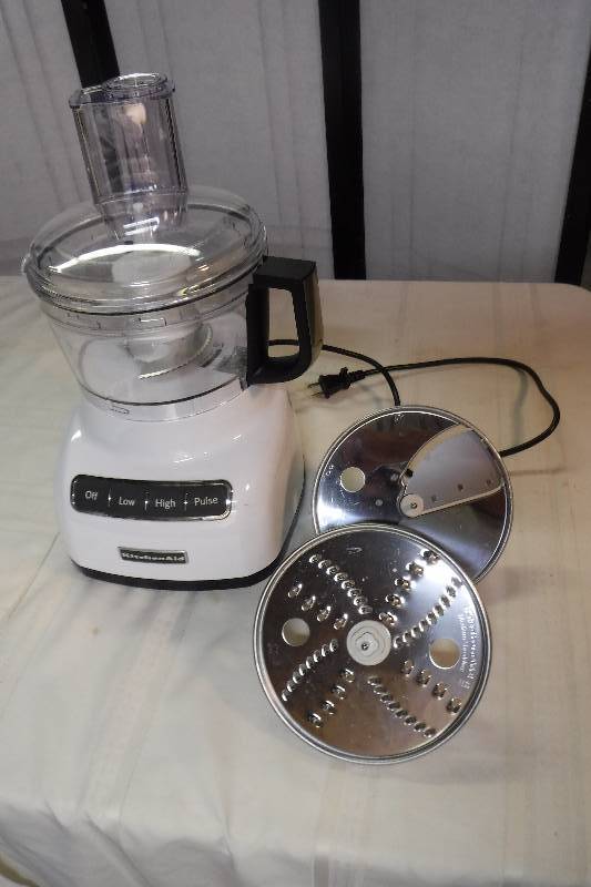 lot 4957 image: Kitchenaid food processor with blades