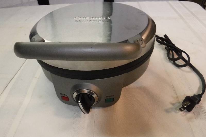 lot 4959 image: Cuisinart Belgian waffle maker