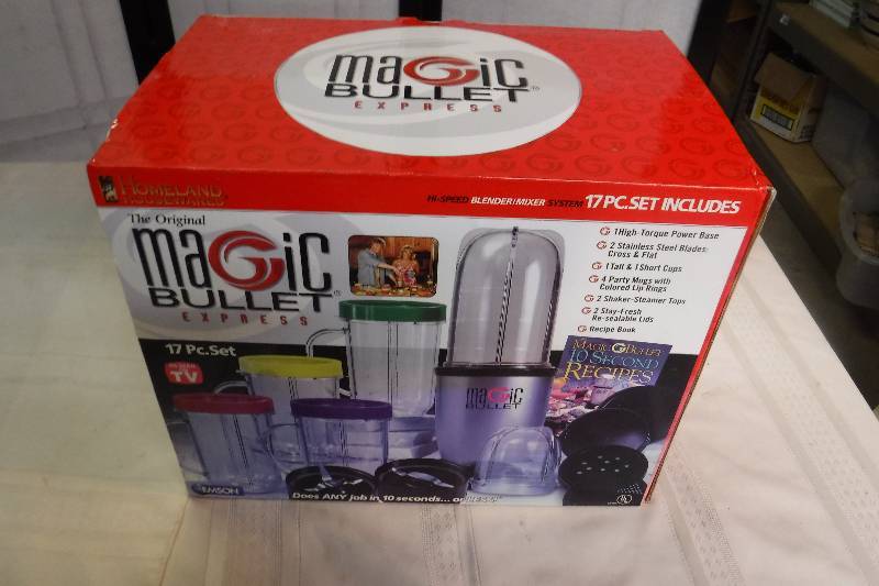 lot 4961 image: 17 pc new in box Magic bullet blender set