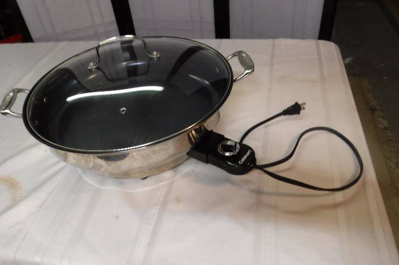 lot 4970 image: Cuisnart electric wok skillet