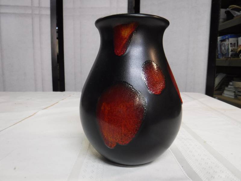 lot 6557 image: Poole Art pottery Vase made in England- black glaze