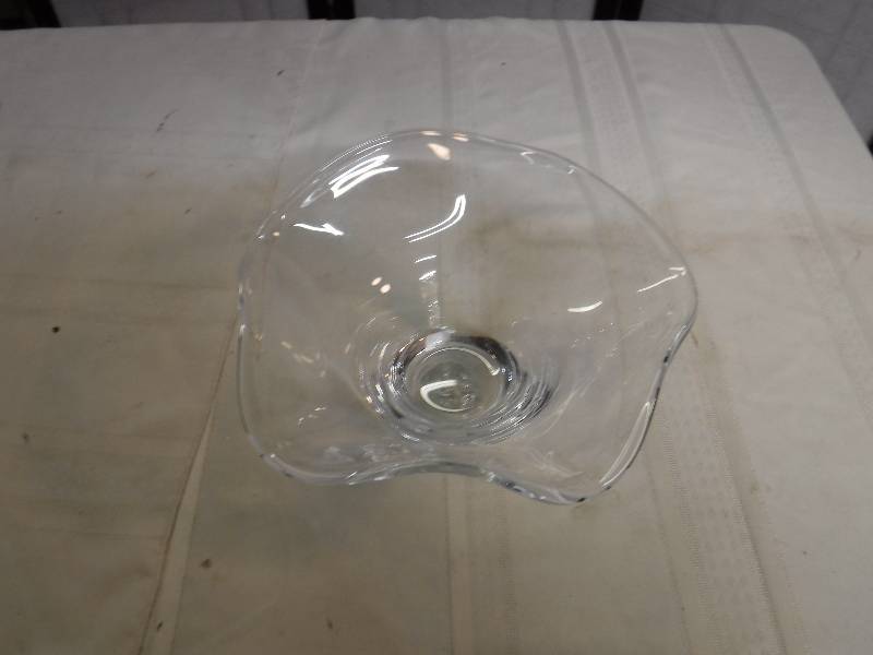 lot 6565 image: Simon Pearce art glass bowl