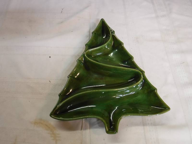 lot 6569 image: Atlantic mold company Christmas tree relish tray