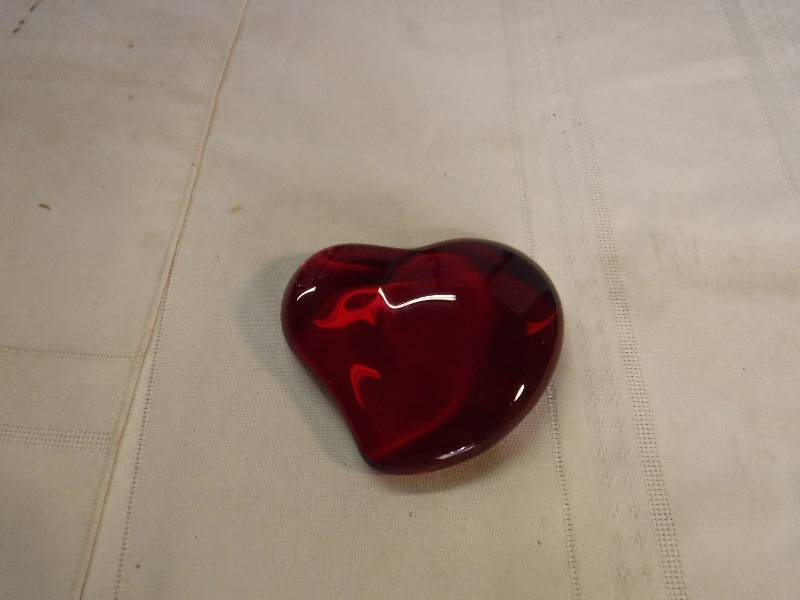 lot 6580 image: Tiffany red heart dish