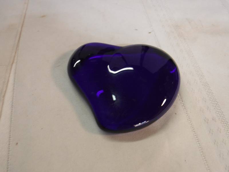 lot 6581 image: Tiffany blue heart dish