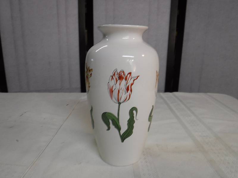 lot 6586 image: Tiffany company Tiffany Blossom vase