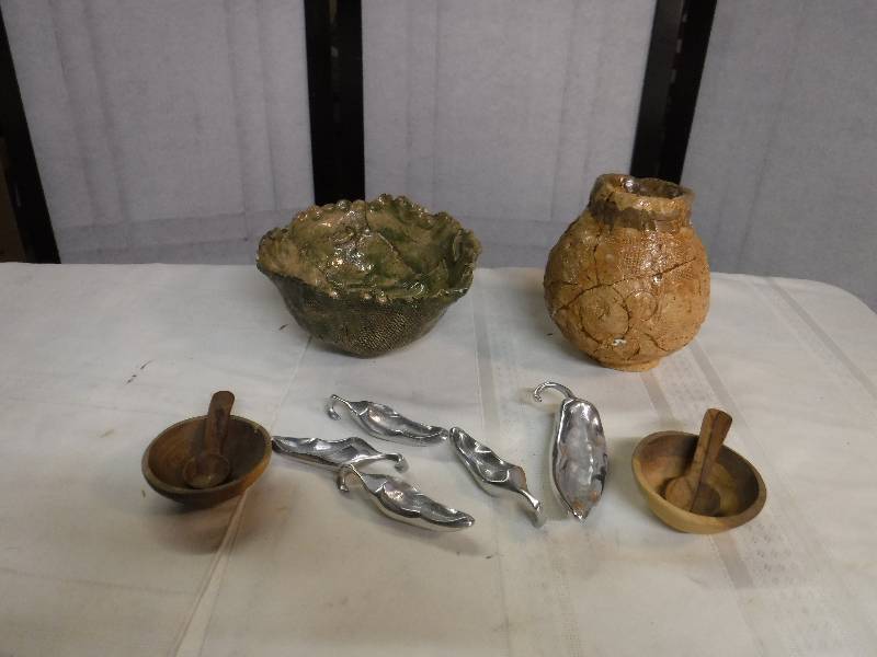lot 6588 image: Small wood bowls, hand made vase and pepper dishes