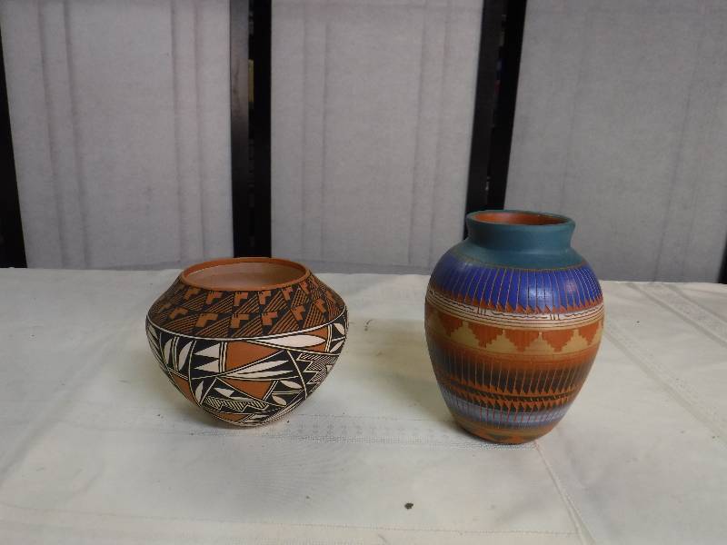 lot 6608 image: 2 south west themed pottery vases