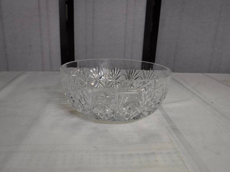 lot 6628 image: Edinburgh Scotland crystal bowl