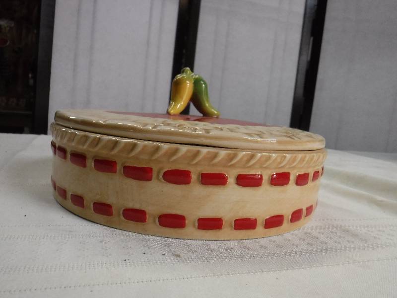 lot 6636 image: Avon Chili topped tortilla crock
