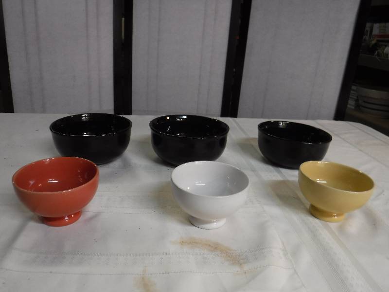 lot 6724 image: Mixed lot of bowls