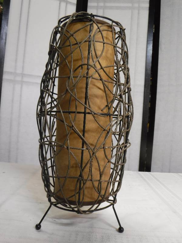 lot 6728 image: Decorative electric table lamp