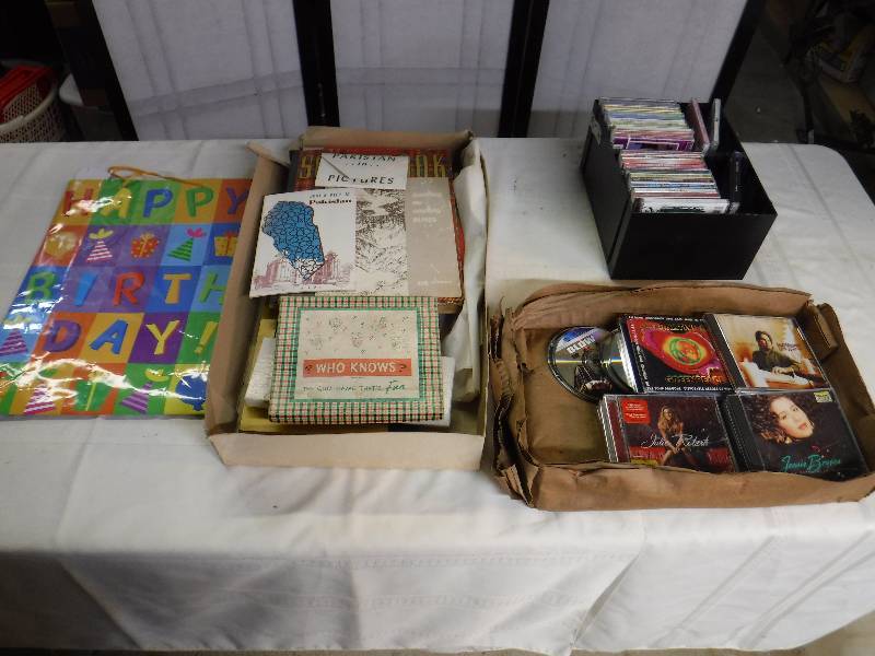 lot 8337 image: Mixed lot of items includes music cds