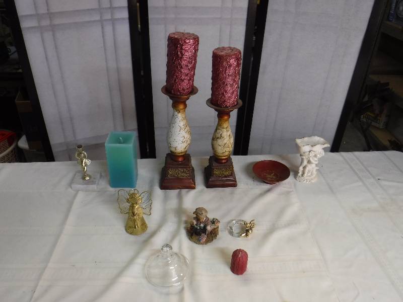 lot 8339 image: Candle holder and candles lot