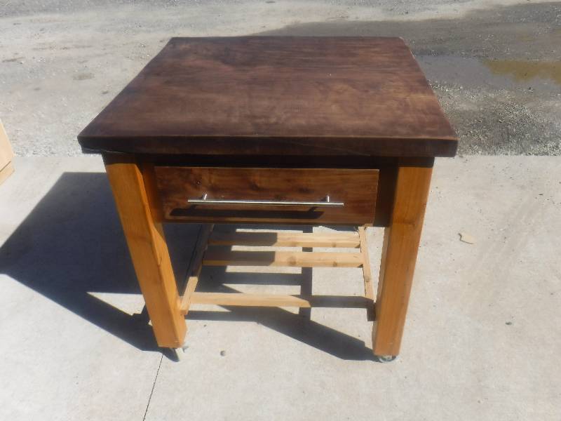 lot 2820 image: Very nice heavy butcher block top rolling cart table