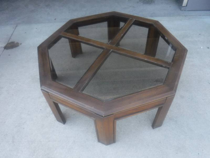 lot 2825 image: Octagon glass top coffee table