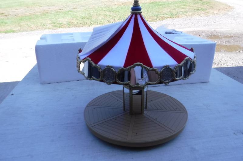 lot 7420 image: Hallmark Keepsake Carousel ornament with 2 horses- music and lights