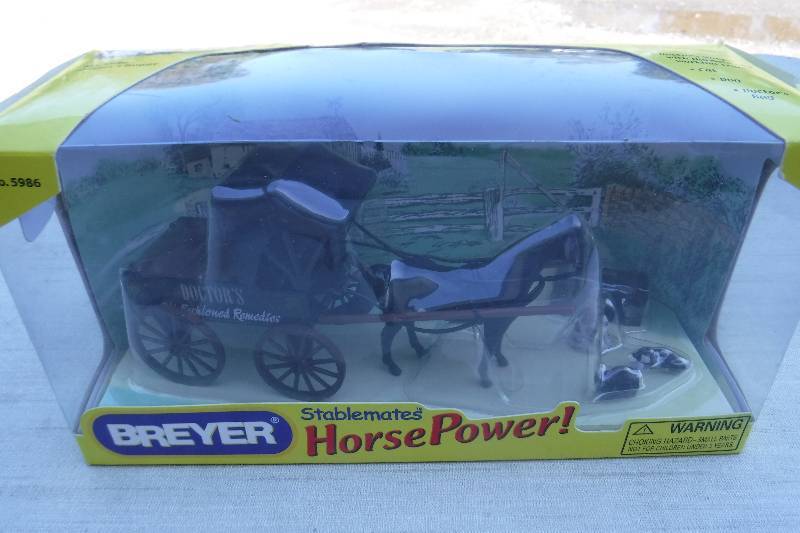 lot 7425 image: Breyer Stablemates Horse power Doctors buggy set