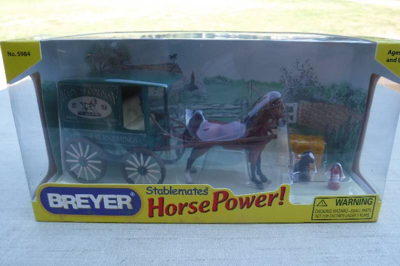 lot 7426 image: Breyer Stablemates Horse power Delivery wagon set