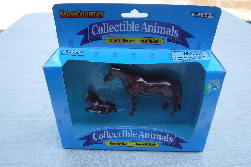 lot 7431 image: Ertl Collectible Animals Toy Quarter horse Stallion and foal