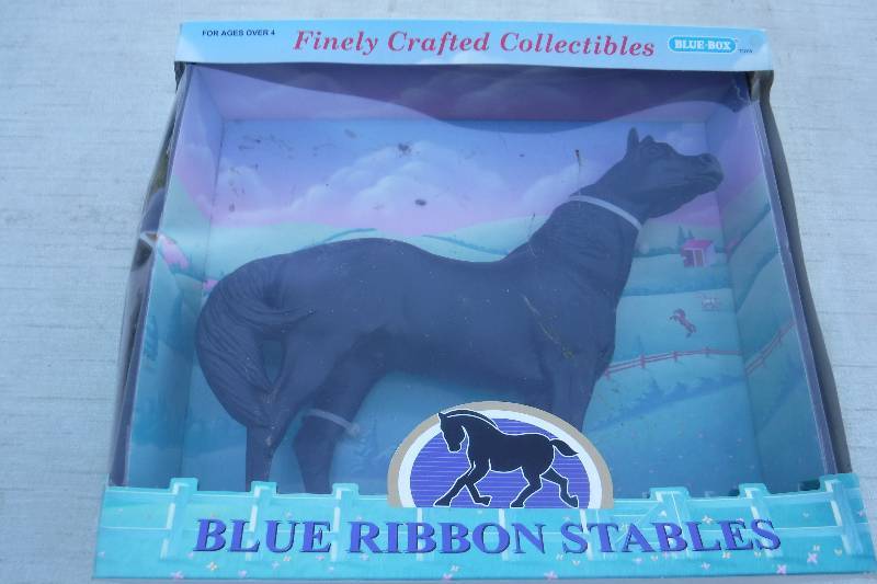 lot 7481 image: Blue-Box Blue ribbon Stables horse toy collectable