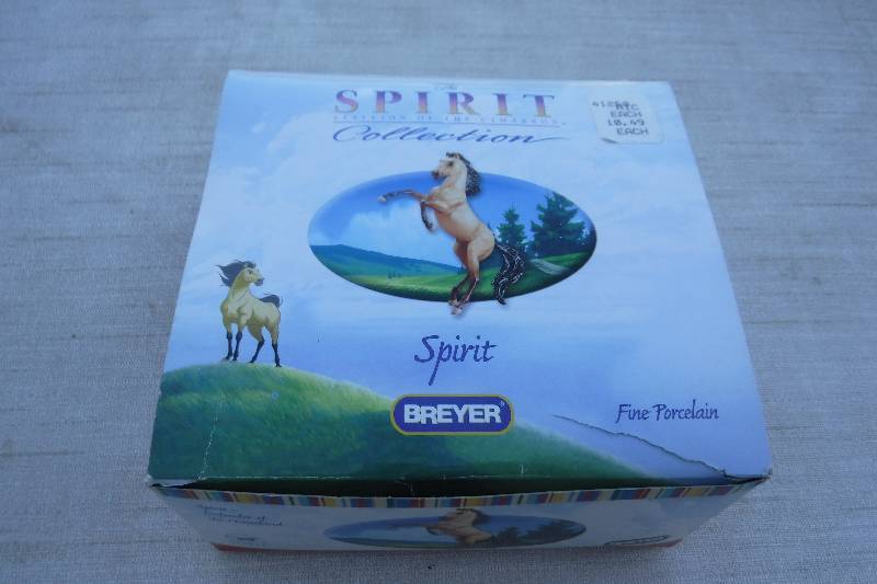 lot 7488 image: The Spirit collection by Breyer  Spirit porcelain horse figurine