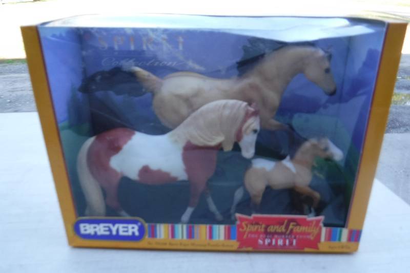 lot 7491 image: Breyer Spirit and Family from the movie Spirit toy horse collectors edition