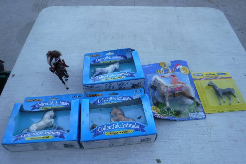 lot 7492 image: Mixed lot of smaller toy horses Includes Ertyl and Breyer