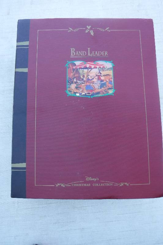 lot 7493 image: Disney Christmas collection - band leader ornaments