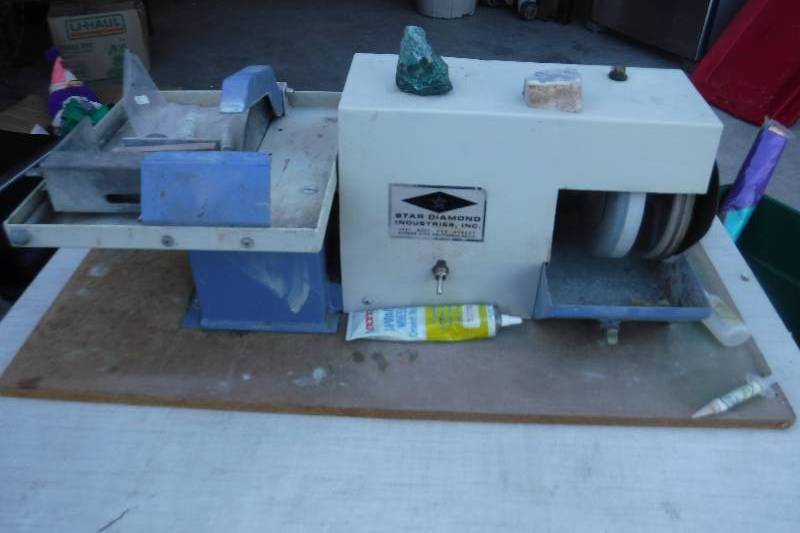 lot 7498 image: Star Diamond Industries Lapidary rock saw and polisher machine