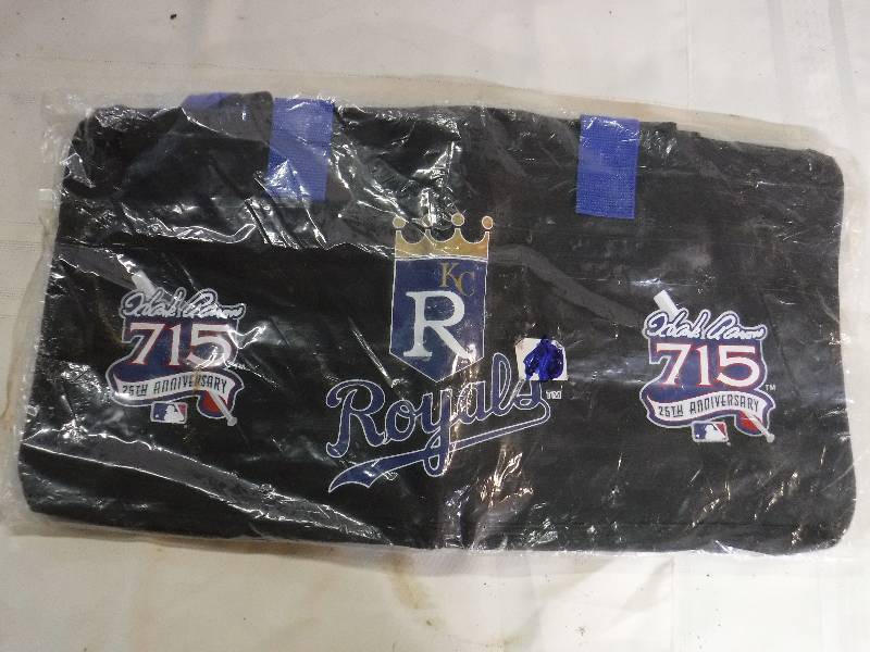 lot 9820 image: Kc Royals 25th Anniversary collectors duffel bag