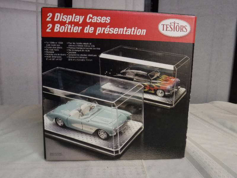 lot 9825 image: Testors model display cases