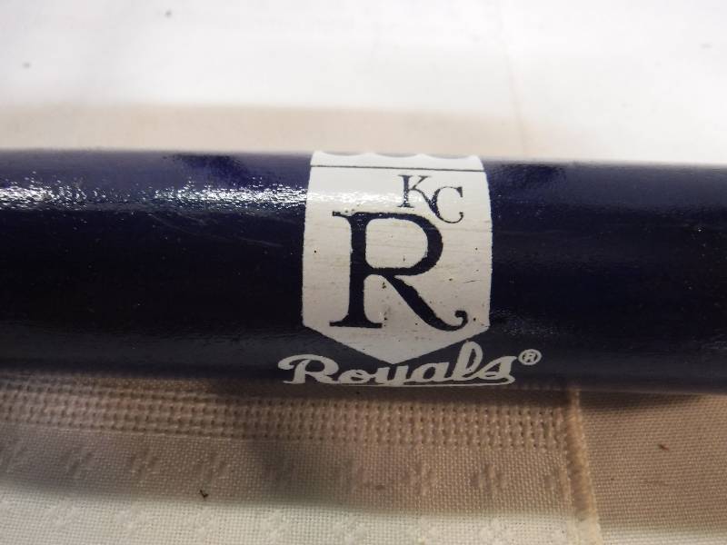 lot 9838 image: Kc Royals mini bat
