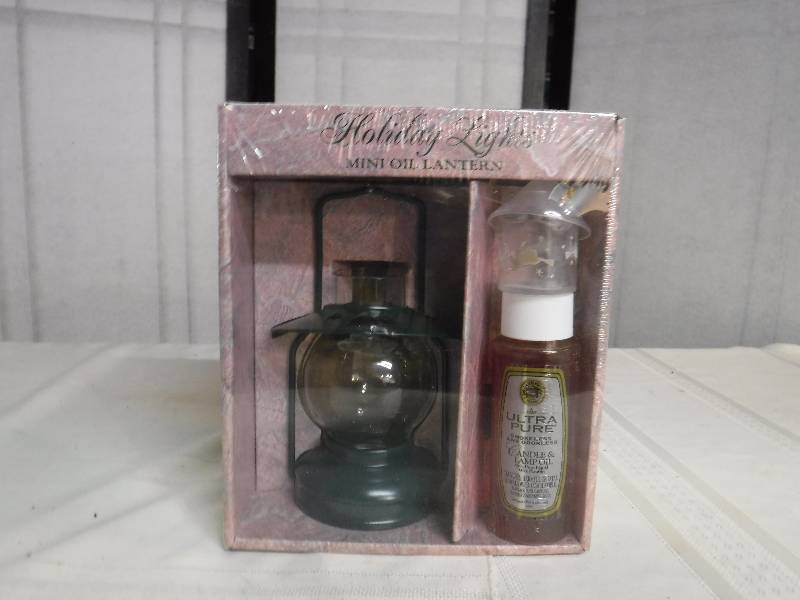 lot 9842 image: Holiday lights mini oil lantern kit- green