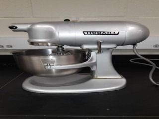 lot 7291 image: Hobart N-50 115V 1Ph. Heavy Duty Mixer, 5QT w Whisk & Paddle