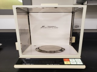 lot 7363 image: AND FR-200 MK 2 Scale