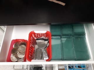 lot 7372 image: Contents Of Drawers, Keyboards, Evaporating Dishes, Glass Plates And More