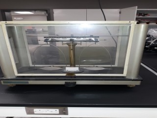 lot 7373 image: Harshaw Scientific Balance Scale, M12216