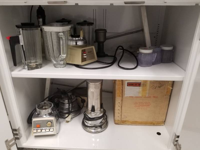 lot 7434 image: Various Blenders