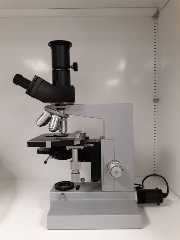 lot 7463 image: Leitz Dialux Microscope With Transformer