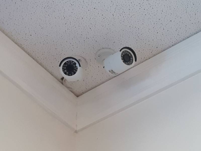 lot 1008 image: Security System With 11 Cameras and Monitor